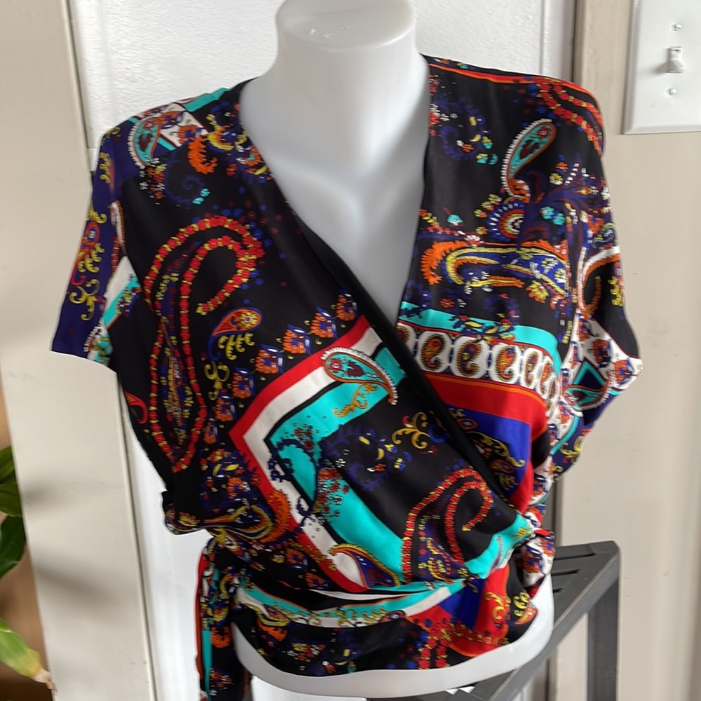 Alice + Olivia Royal paisley wrap top Large - Picture 8 of 14
